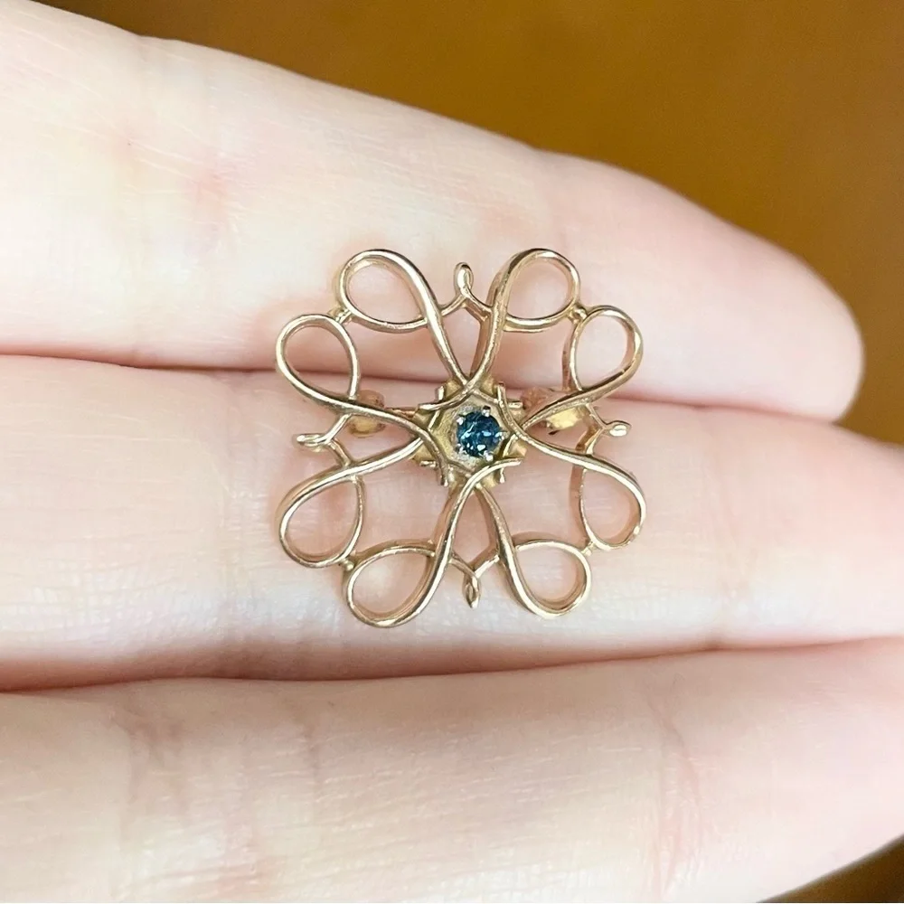 10k vintage Avon Lab Created Sapphire September blue birthday yellow gold brooch - Picture 4 of 10